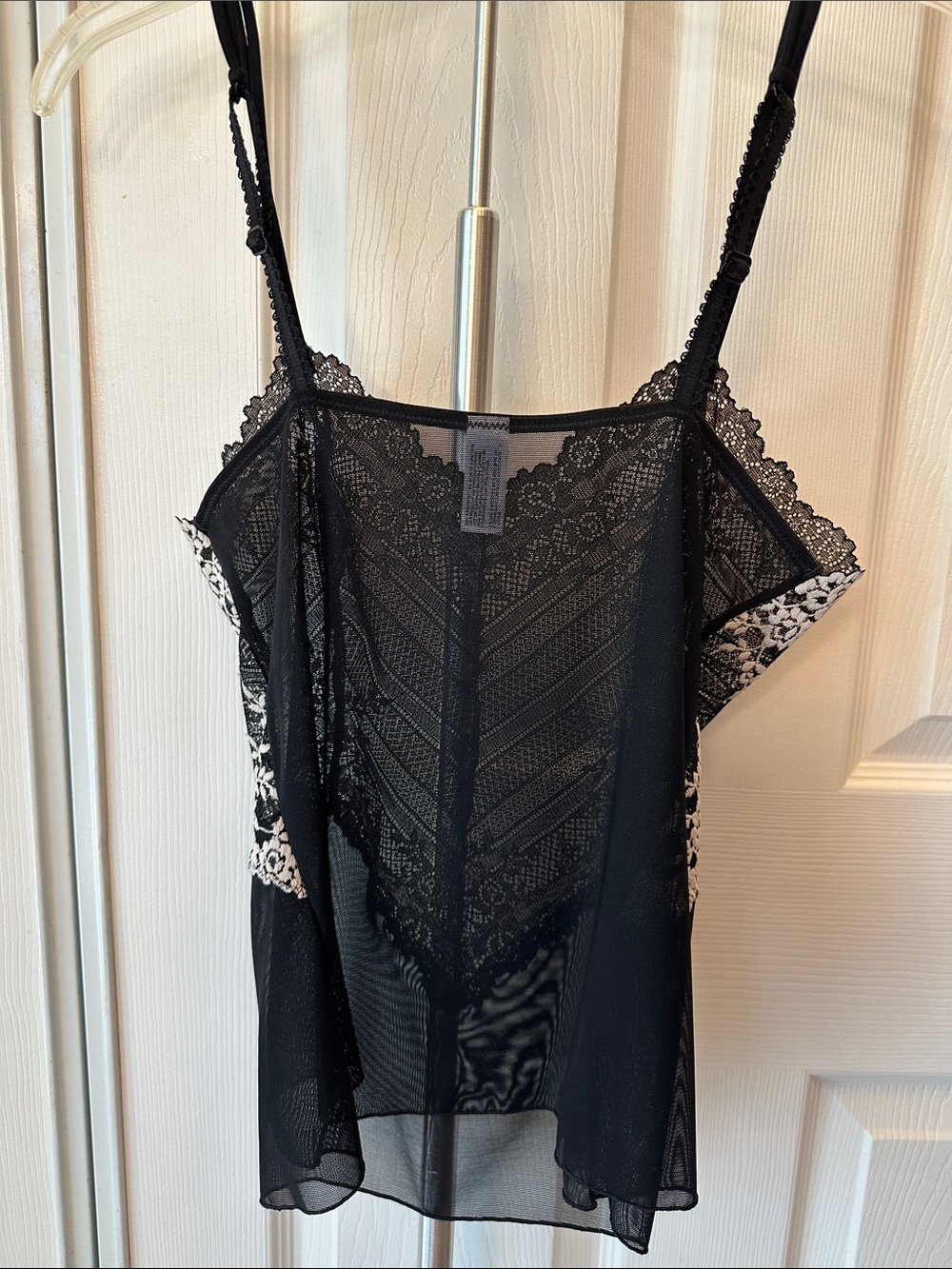 Wacoal Black and Ivory Lace Chemise like new - Picture 5 of 5